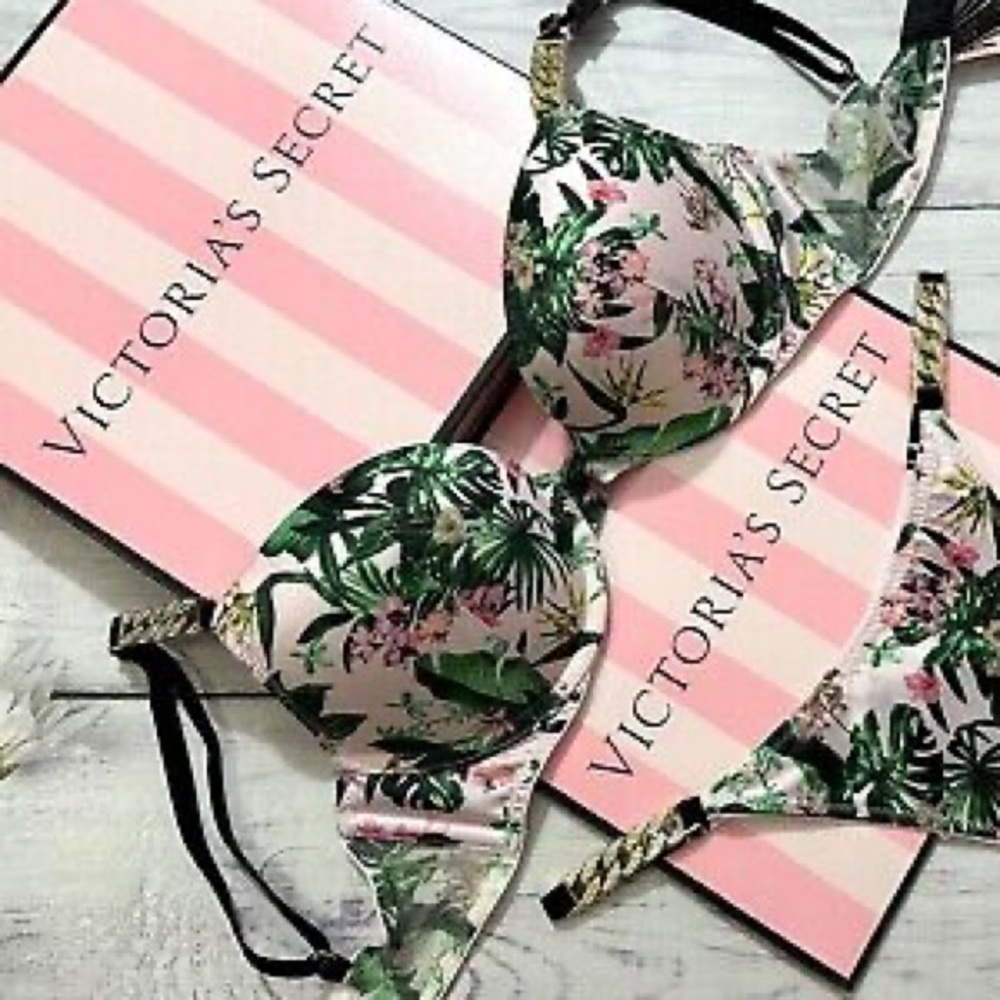 Victoria’s Secret Very Sexy Pushup Bra